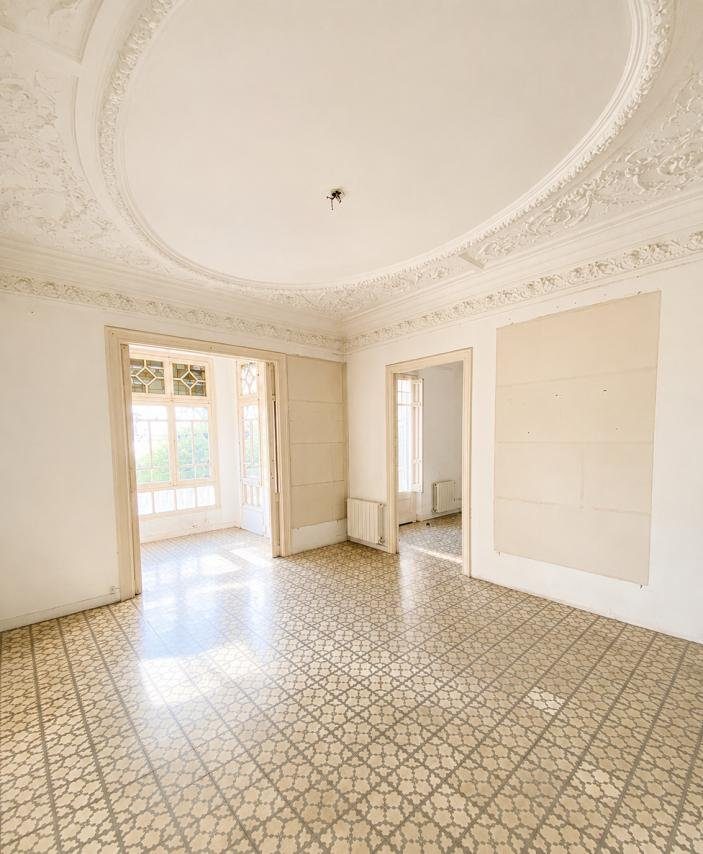 Interior del inmueble de la calle Bailén 8, en Barcelona