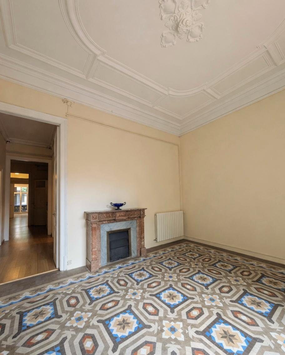 Interior del inmueble de la calle Balmes 82, en Barcelona